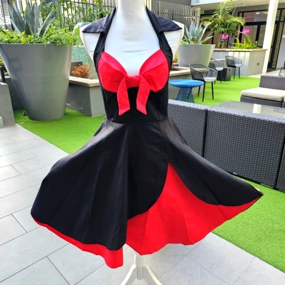 Pinup ✦ Fit & Flare Dress M ✦ Red Collar Bow Bust Open Back Stretch Retro NWT - Picture 4 of 17